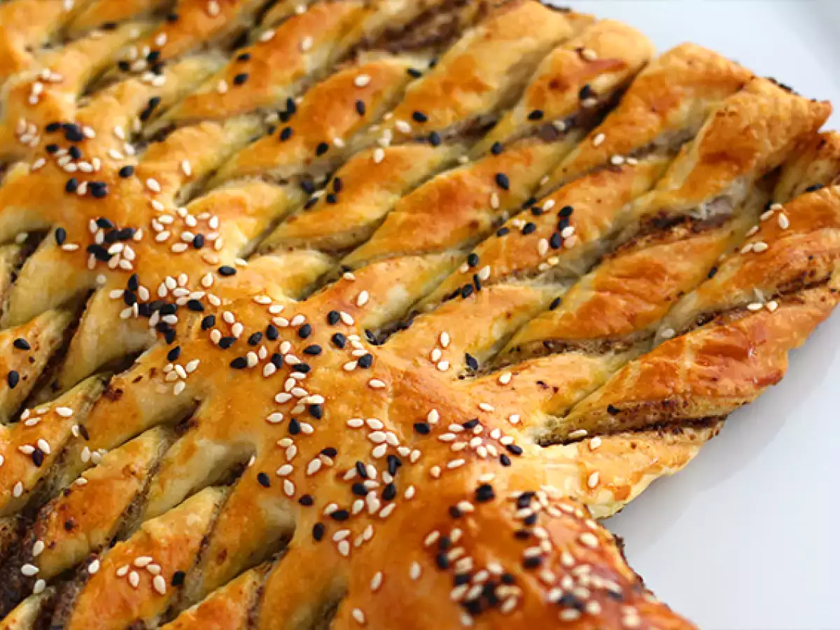 Listnato pecivo z domačo tapenado - fotografija 4