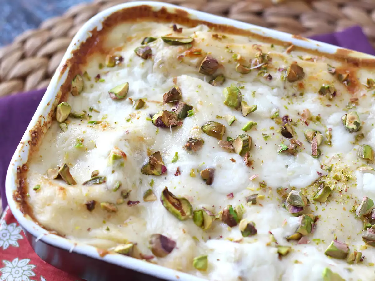 Lososova lazanja z burrato in kremnimi, hrustljavimi pistacijami - fotografija 2