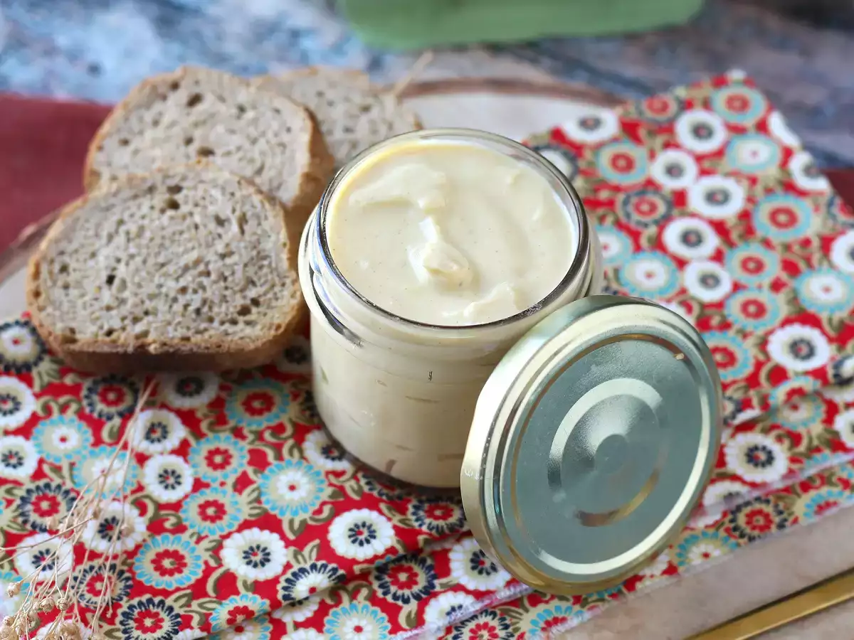 Majoneza iz beljakovinskih jajc: lahka, okusna in brez olja - fotografija 4