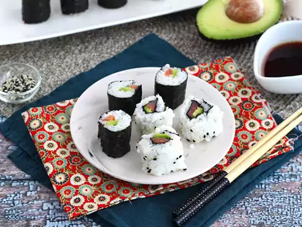 Recept Makis z dimljenim lososom in avokadom