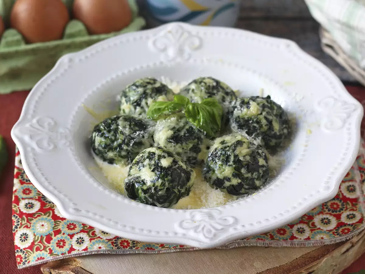 Malfatti s špinačo in rikoto: preprost recept za domače testenine brez gnetenja - fotografija 2