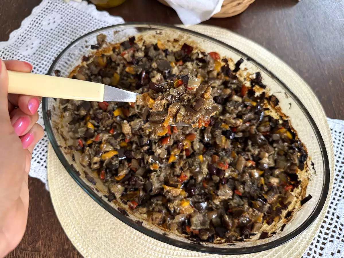 Mamin jajčevčev antipasto: družinski recept, ki ga imajo vsi radi