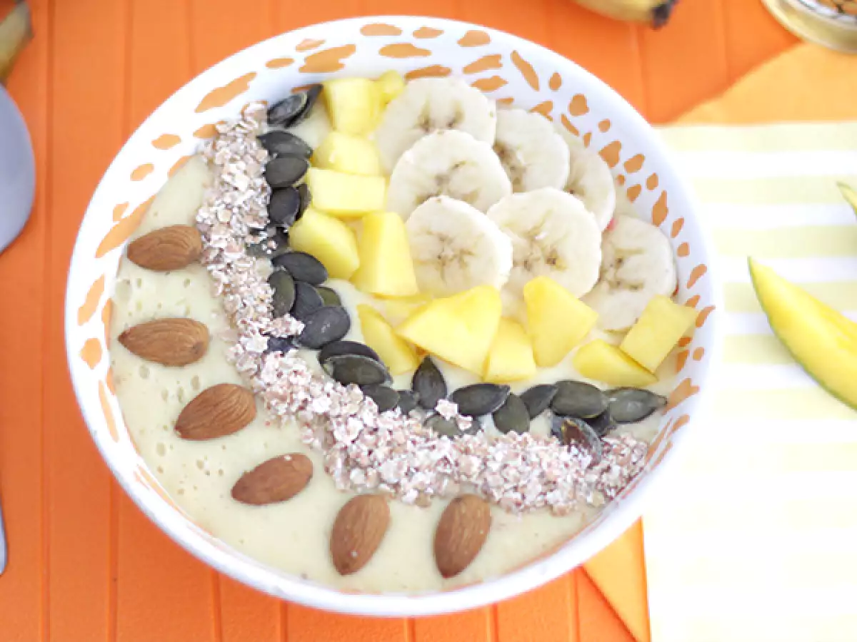 Mango banana smoothie bowl - fotografija 2