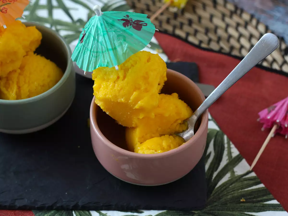 Mangov sorbet z limeto iz samo 3 sestavin, pripravljen v 5 minutah! - fotografija 2