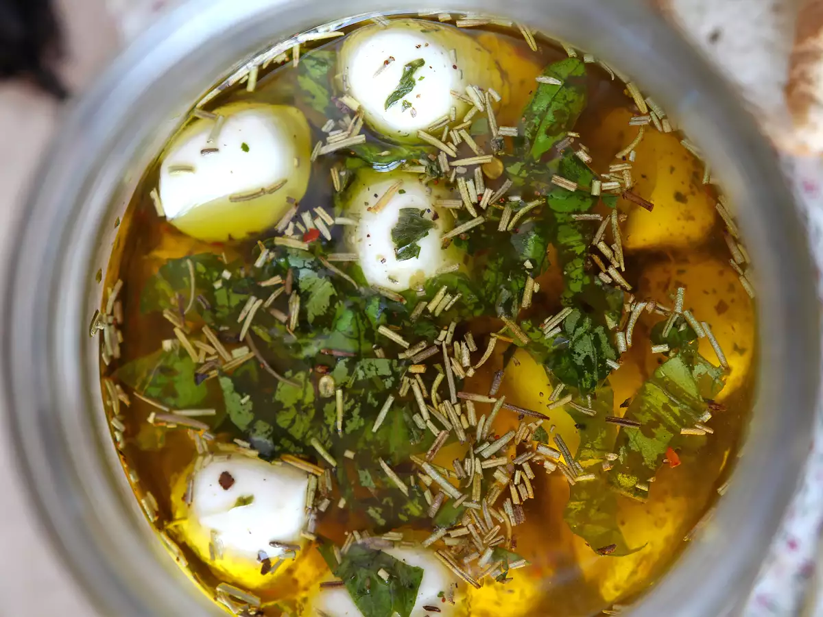 Marinirane kroglice mocarele za aperitiv ali solato! - fotografija 4