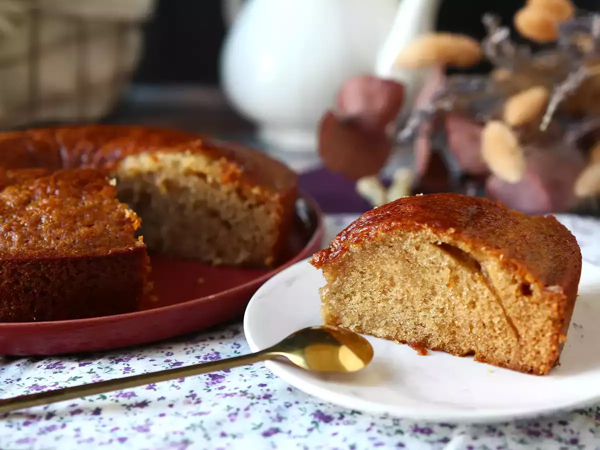 Mehka in sočna medena torta: preprosta priprava brez mešalnika - fotografija 2
