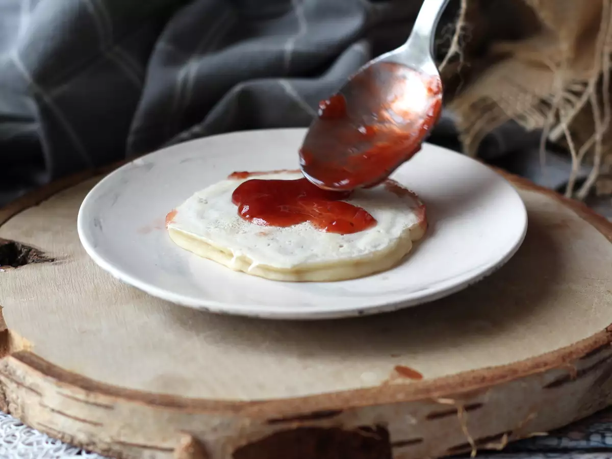 Mehke veganske palačinke z lanenim jajcem: enostaven recept brez jajc - fotografija 4