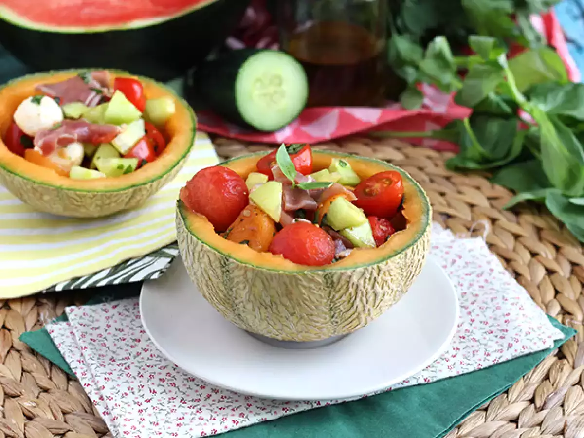 Melonina solata v meloni - fotografija 2