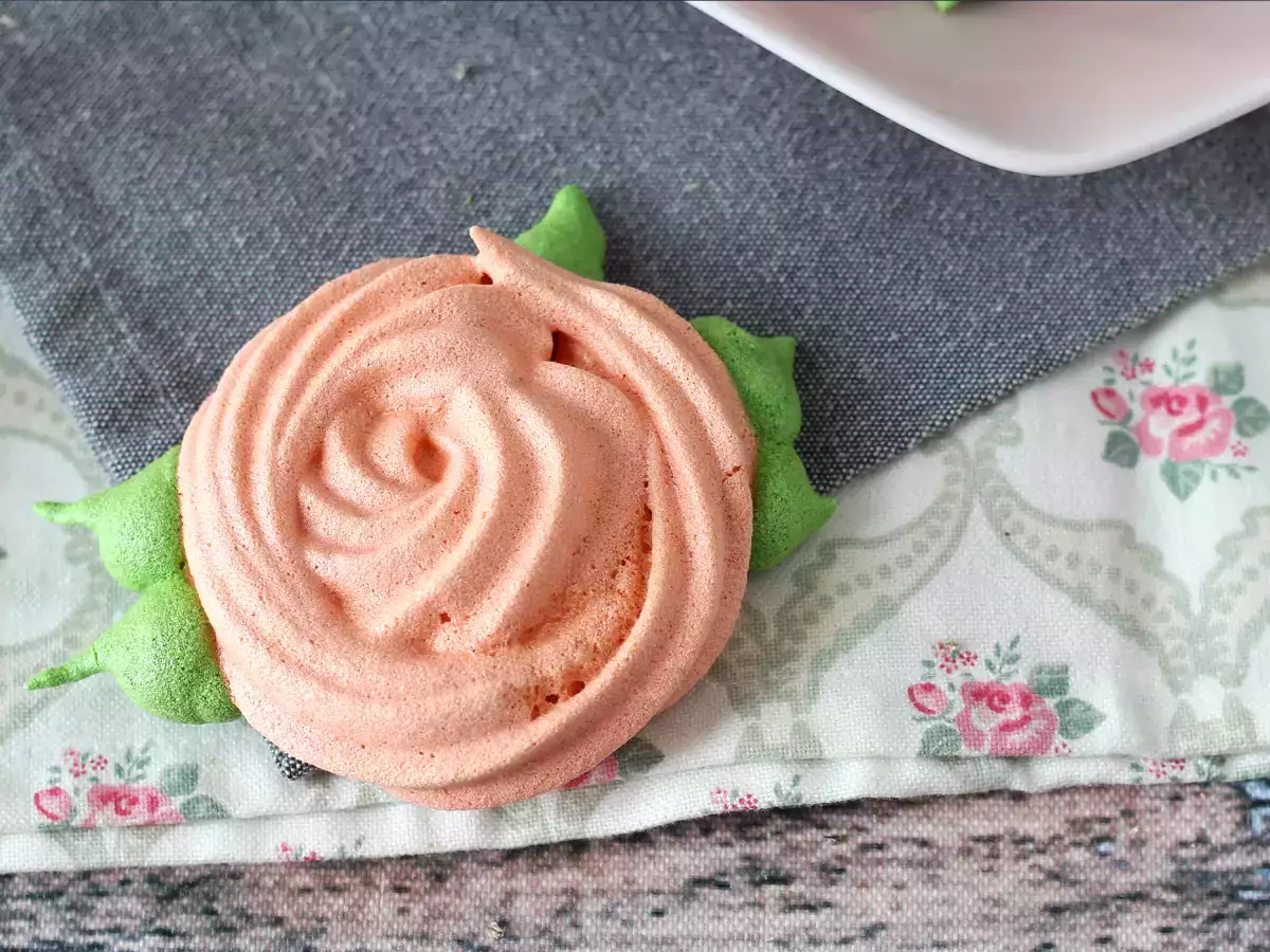 Meringe v obliki ljubkih vrtnic! - fotografija 2