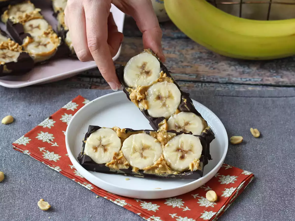 Mini ploščice z banano, arašidovim maslom in čokolado, izjemno okusne in brez dodanega sladkorja - fotografija 4