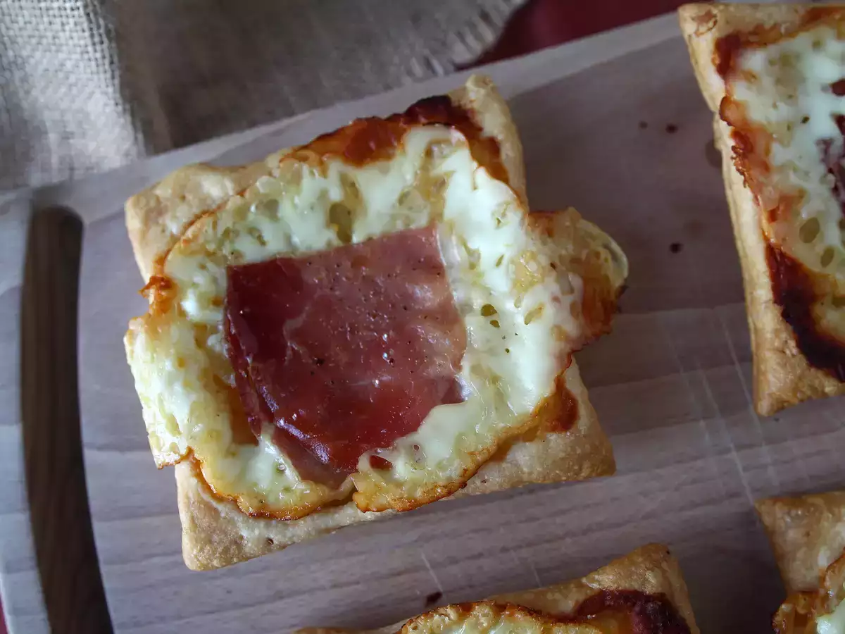 Mini tatin pite z okusom raclette sira, za posamezne porcije - fotografija 5