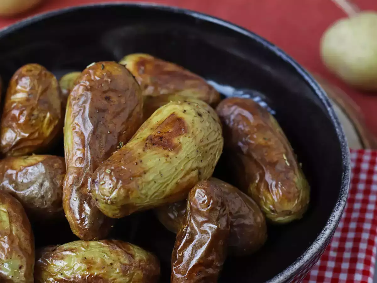 Mladi krompir v cvrtniku na vroč zrak (Air Fryer) - fotografija 3