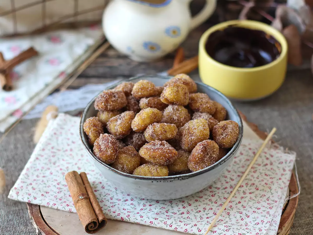 Njoki v slogu churrosov iz cvrtnika na vroč zrak: cimetova sladica za grizljanje! - fotografija 2