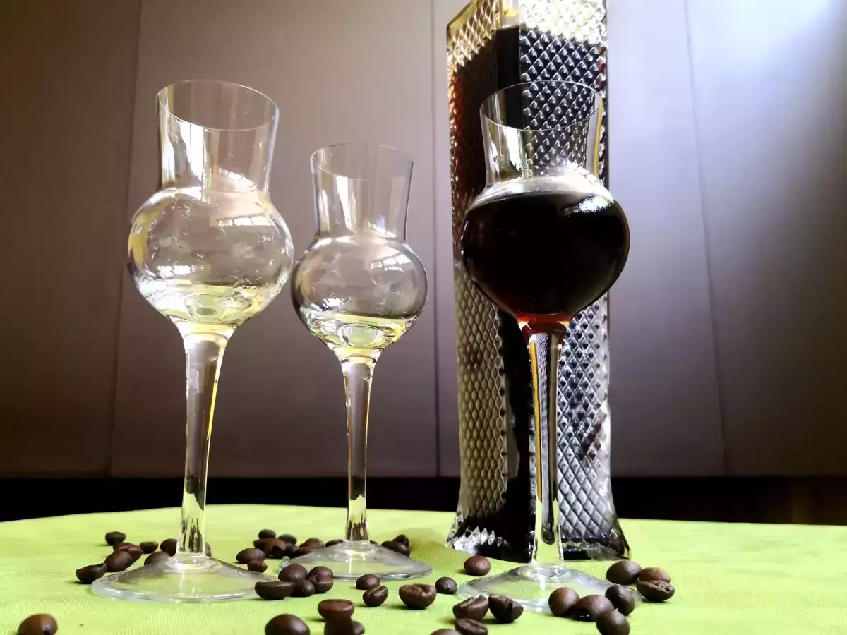 Nocino, recept in sestavine za pripravo doma - fotografija 2