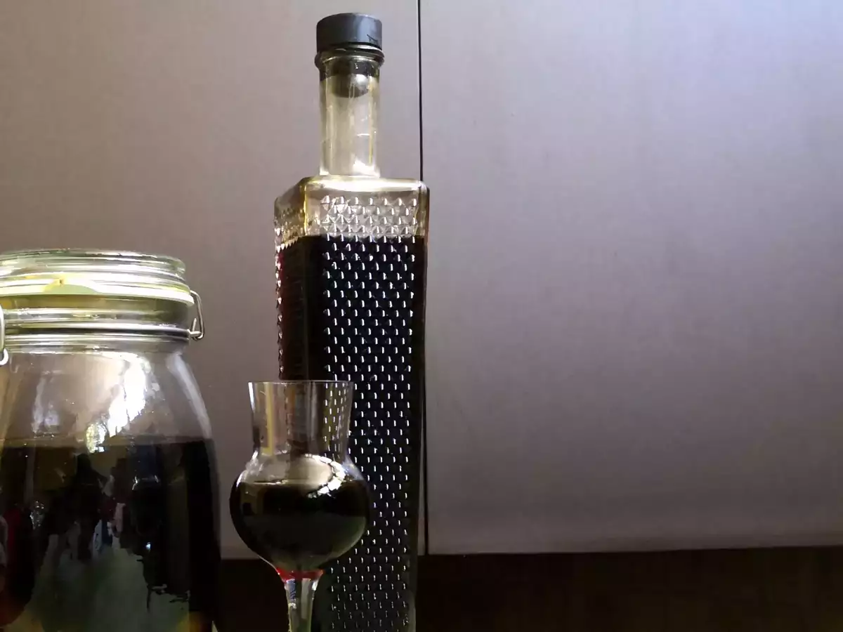 Nocino, recept in sestavine za pripravo doma - fotografija 6