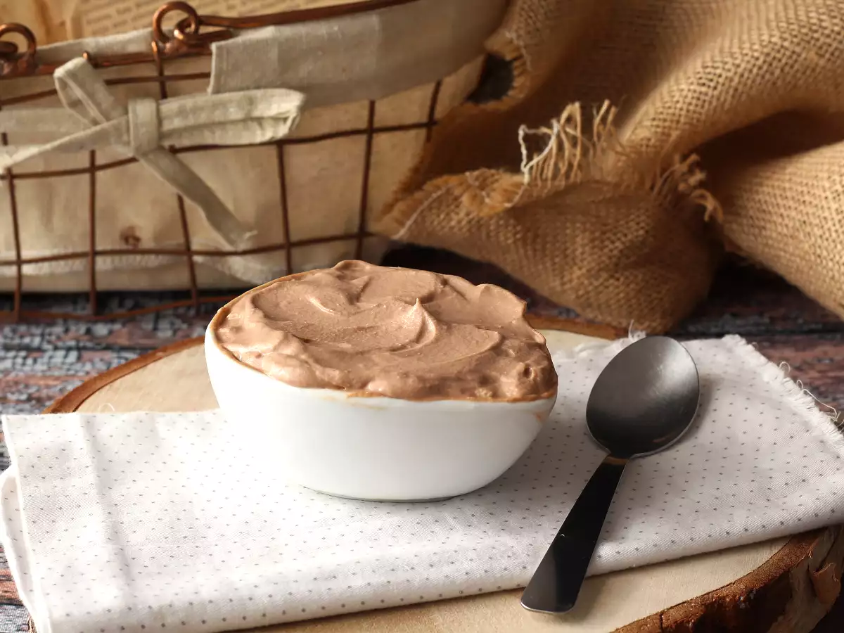 Nutella kremasti namaz, odličen za prelivanje tort in pogač. - fotografija 4