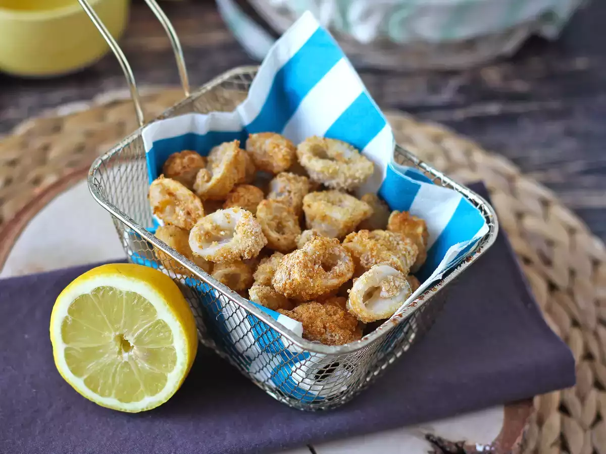 Obročki lignjev v zračnem cvrtniku hrustljavi in lahki - fotografija 5