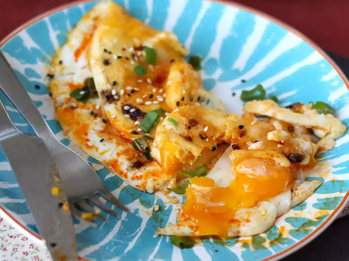 Ocvrta jajca z medom in mocarelo, sladek, slan in pikanten ekspresni zajtrk! - fotografija 6