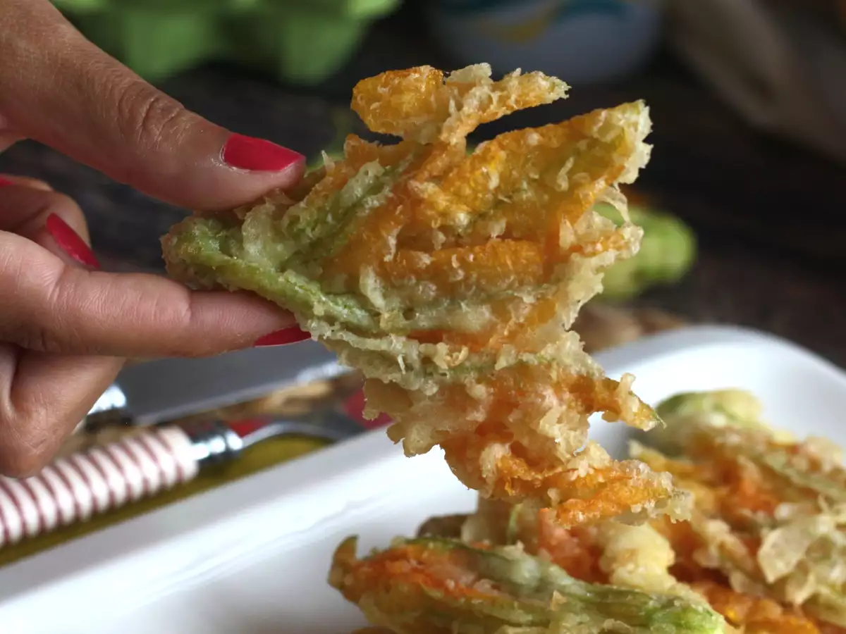 Ocvrti bučkini cvetovi: recept za testo z gazirano vodo - fotografija 4
