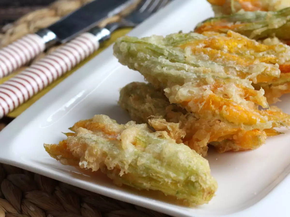 Ocvrti bučkini cvetovi: recept za testo z gazirano vodo - fotografija 5