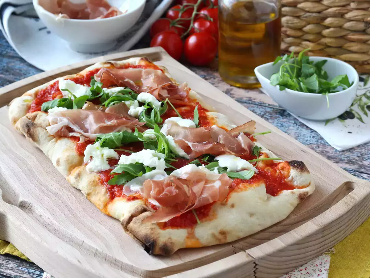 Okusna pinsa, ki jo pripravite zelo hitro - fotografija 2