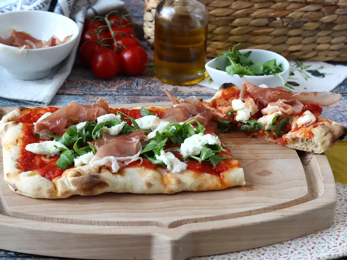 Okusna pinsa, ki jo pripravite zelo hitro - fotografija 4