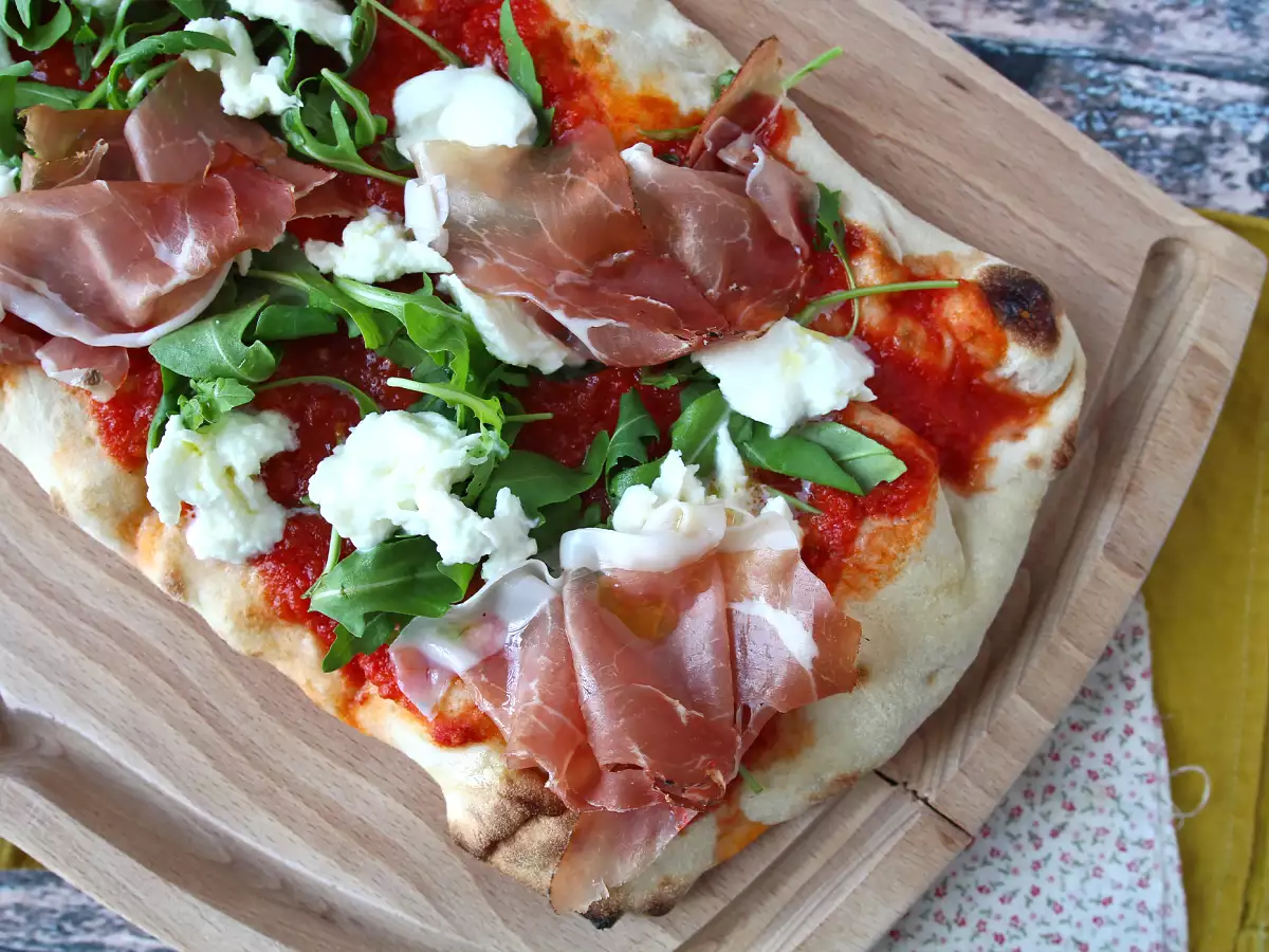 Okusna pinsa, ki jo pripravite zelo hitro - fotografija 5