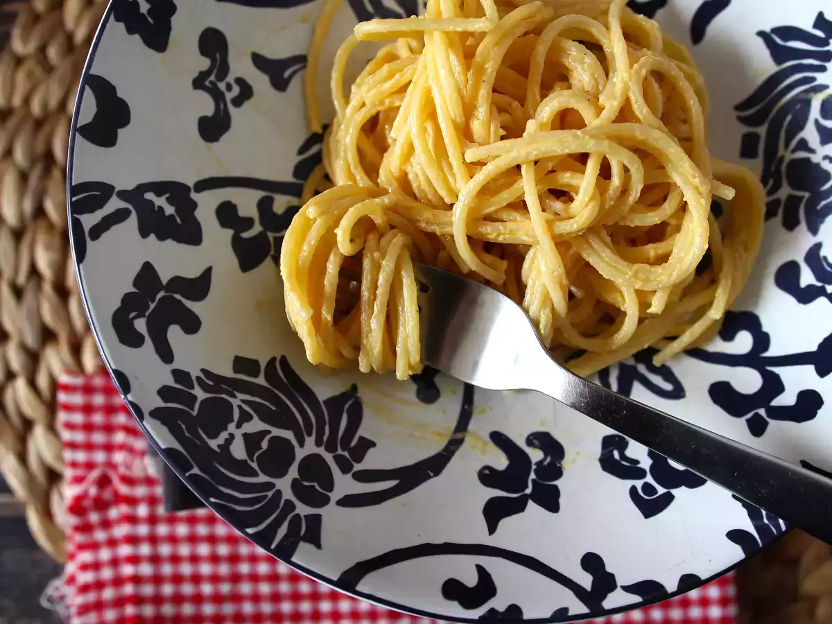 Omaka iz buč in rikote, odlična s testeninami ali nadevana v raviole! - fotografija 4