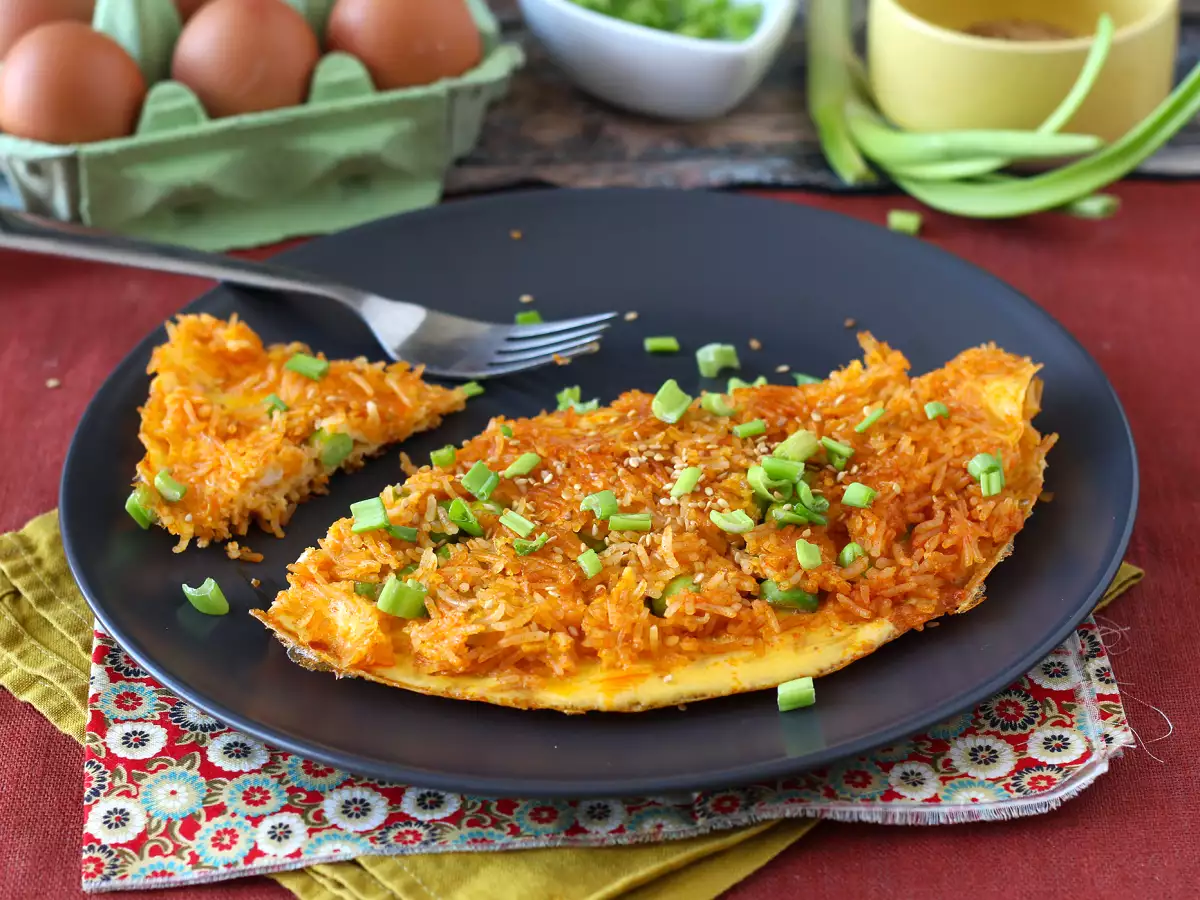 Omleta s hrustljavim rižem in sojinim fižolom, začinjen obrok, ki je hiter in brez odpadkov! - fotografija 2