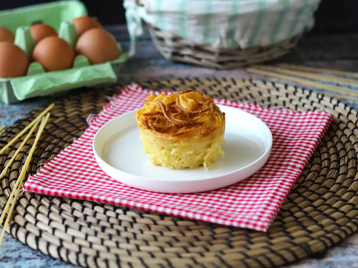 Omleta s testeninami v cvrtniku na zraku - fotografija 5