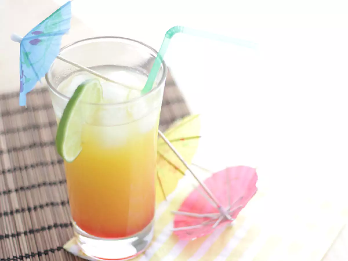 Osvežujoč koktajl Tequila Sunrise - fotografija 2
