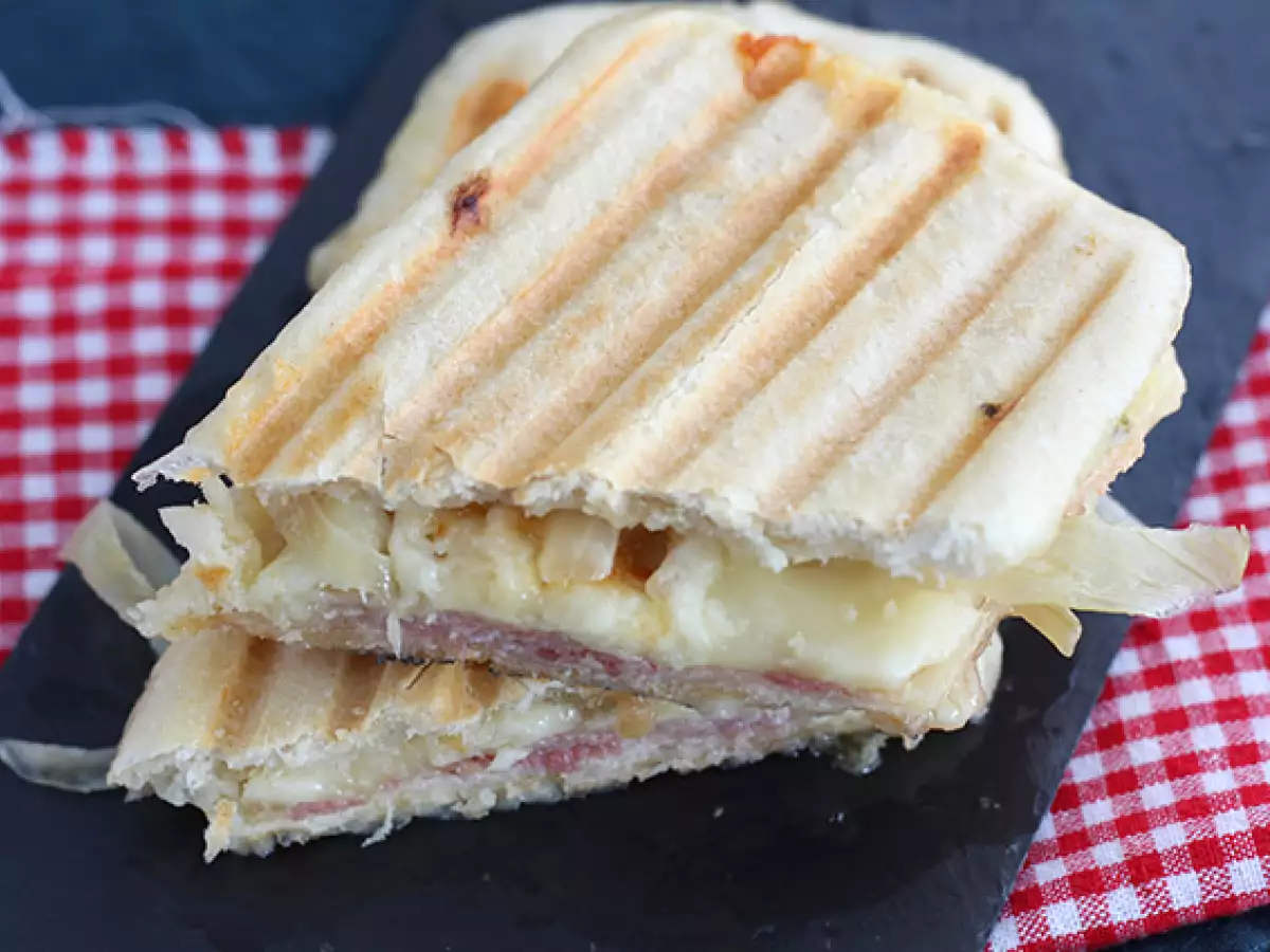 Panini z raclette sirom