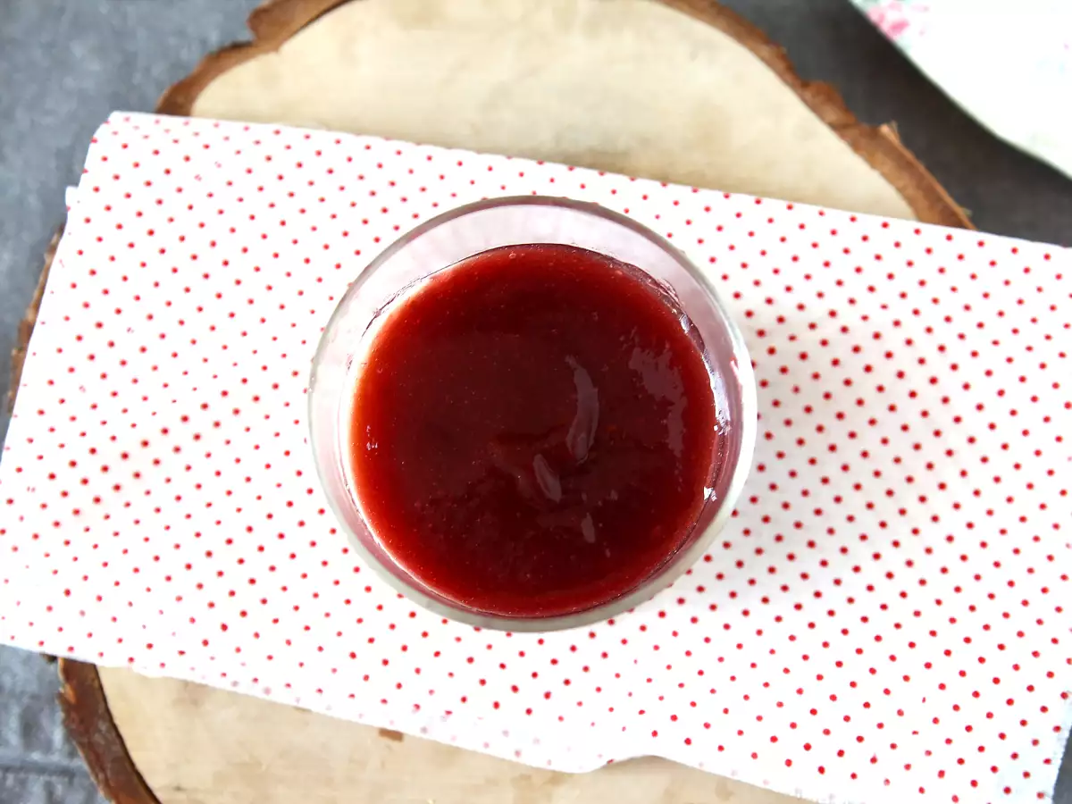 Panna cotta z omako iz gozdnih sadežev - fotografija 3