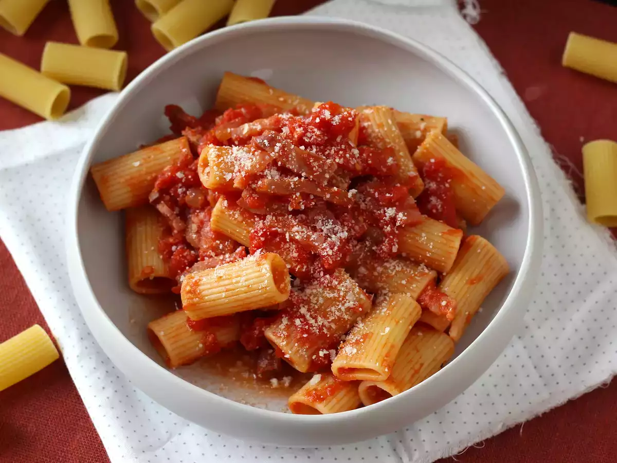 Pasta all'amatriciana, tradicionalni recept, razložen korak za korakom - fotografija 3