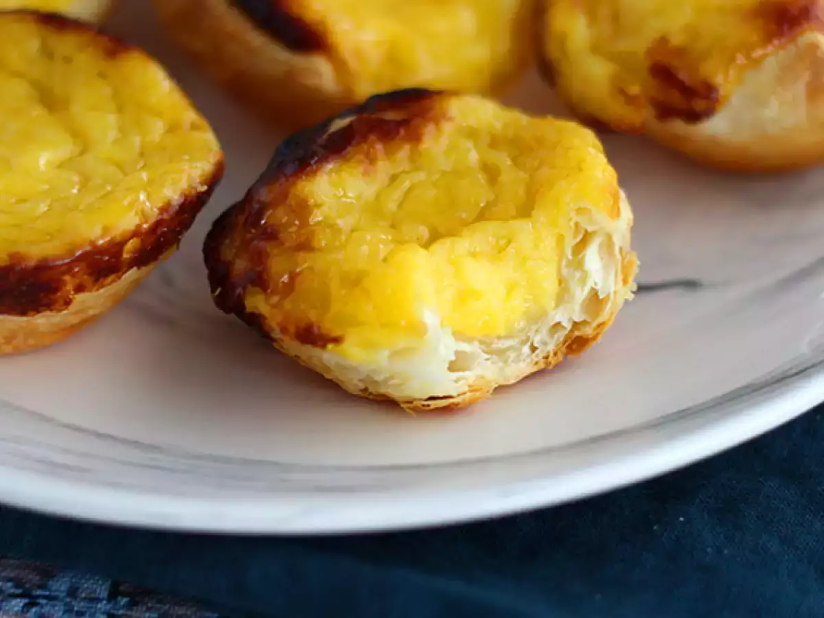 Pastéis de nata – portugalske kremne košarice - fotografija 4