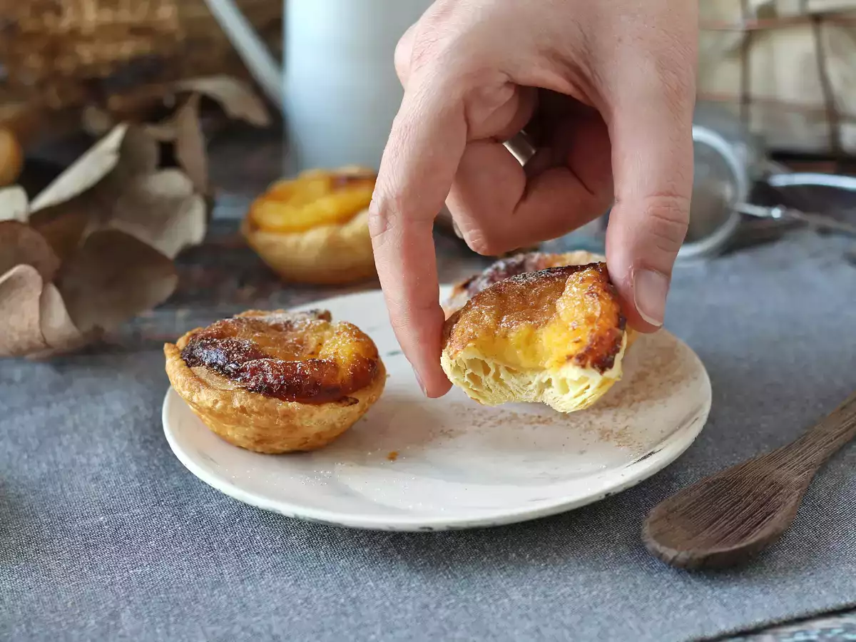 Pastéis de nata v zračnem cvrtniku. Hiter in enostaven recept za tradicionalno portugalsko sladico. - fotografija 7