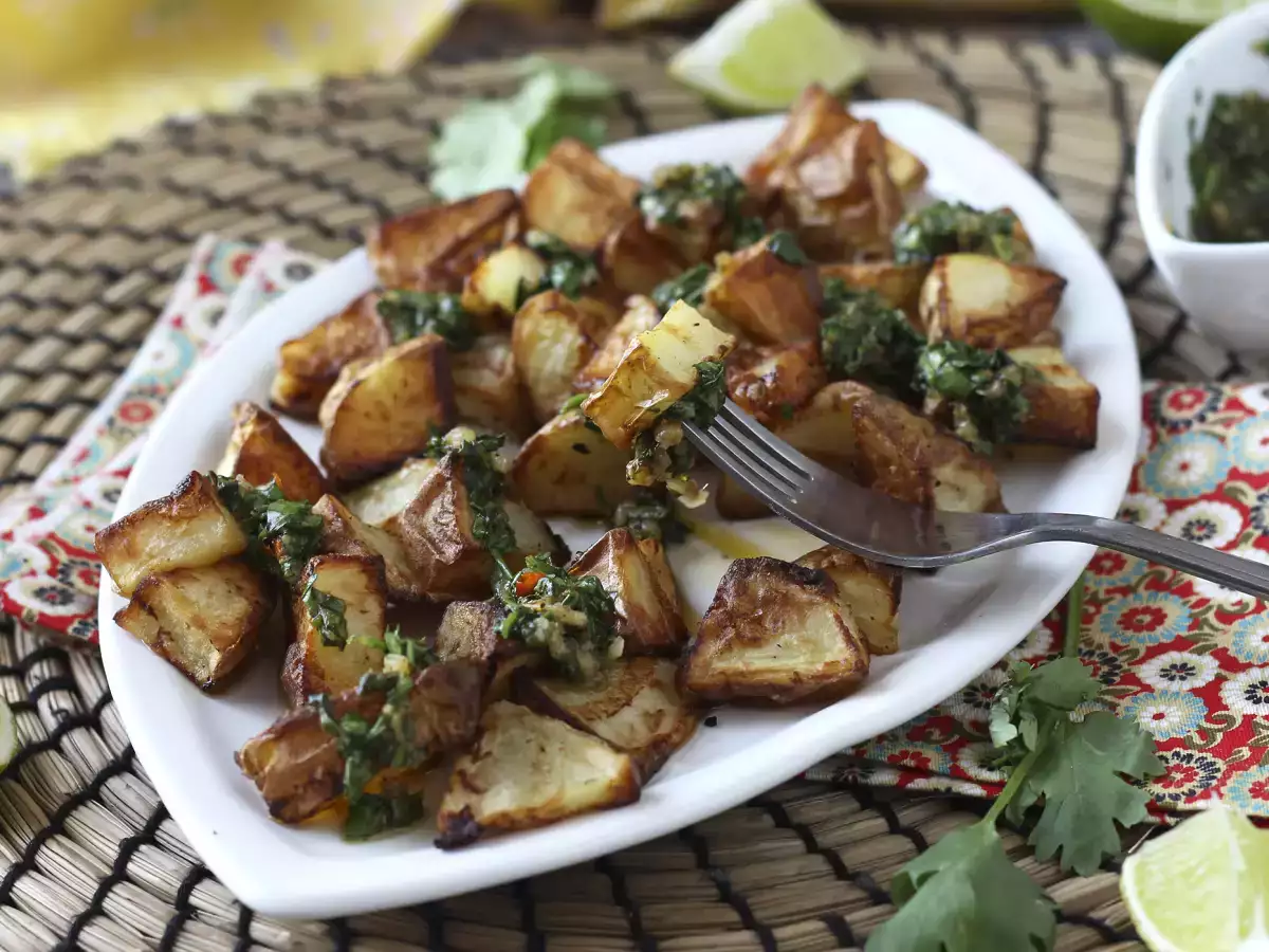 Pečen krompir s chimichurri omako