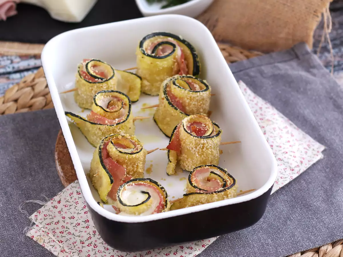 Pečeni bučkini zvitki s šunko in sirom scamorza - fotografija 3