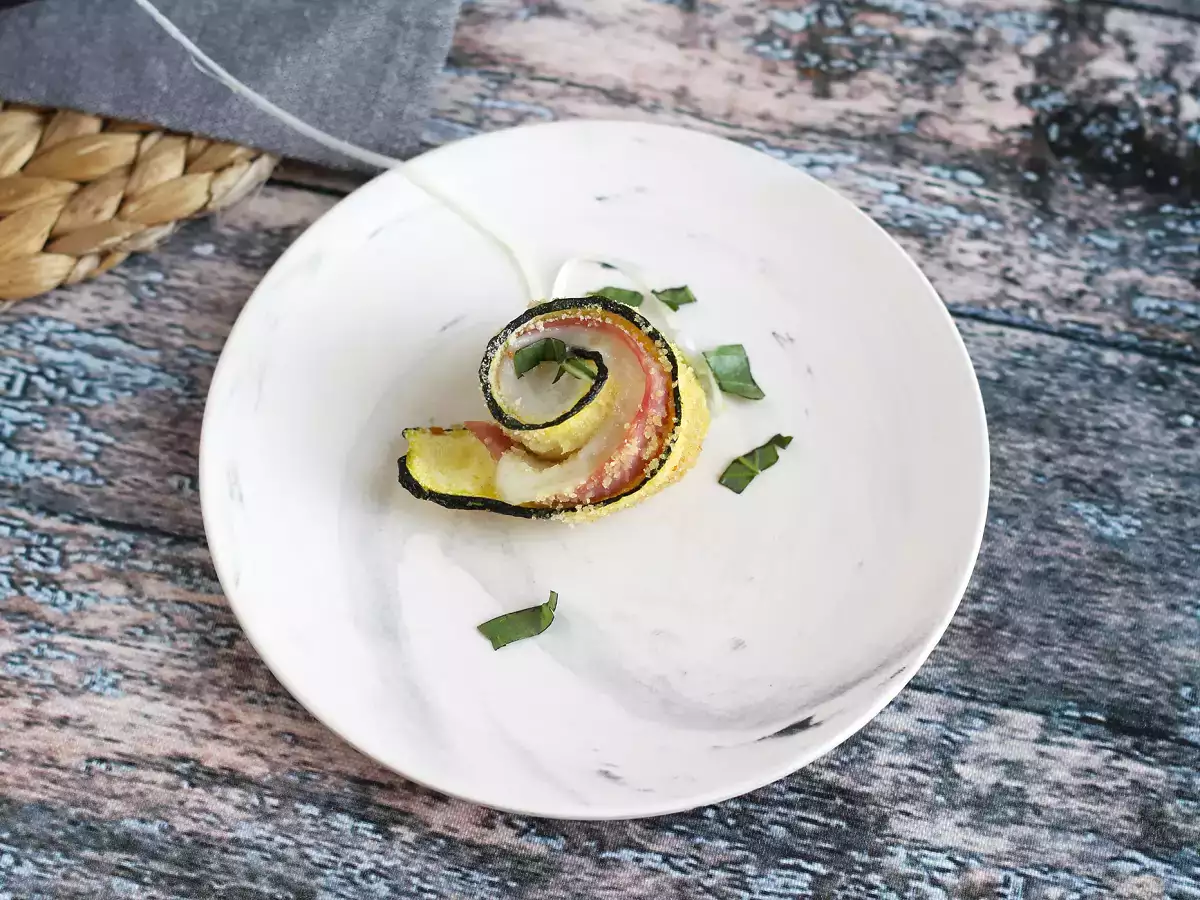 Pečeni bučkini zvitki s šunko in sirom scamorza - fotografija 5