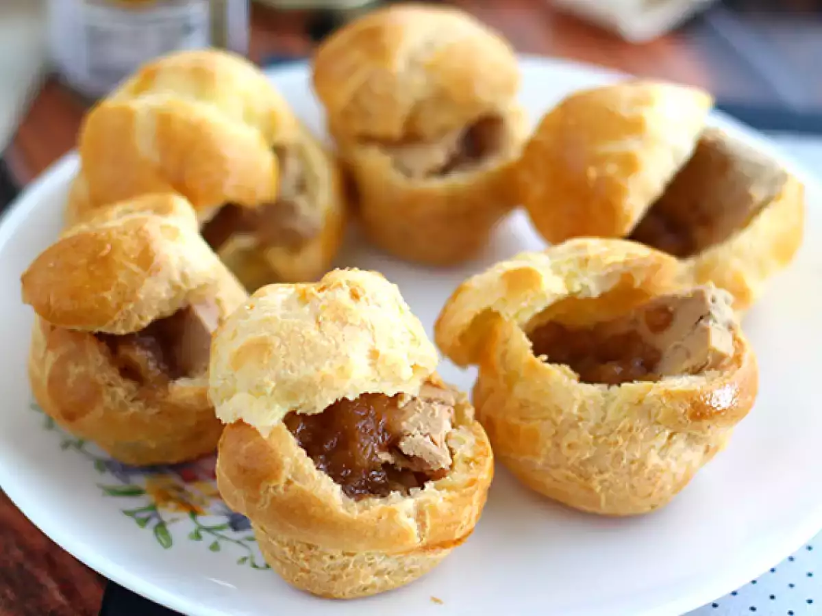 Pecivo Choux s foie gras in čebulo confit - fotografija 3