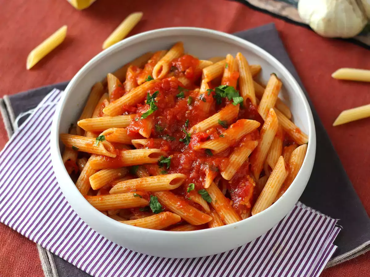 Penne all'arrabbiata: italijanska klasika, ki ogreje srce! - fotografija 2