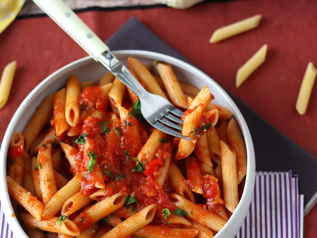 Penne all'arrabbiata: italijanska klasika, ki ogreje srce! - fotografija 6