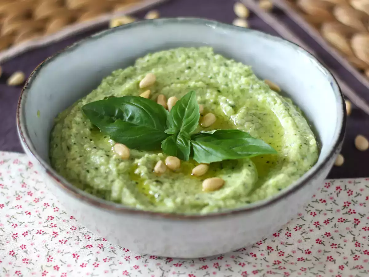 Pesto iz bučk, hiter in okusen recept brez kuhanja - fotografija 4