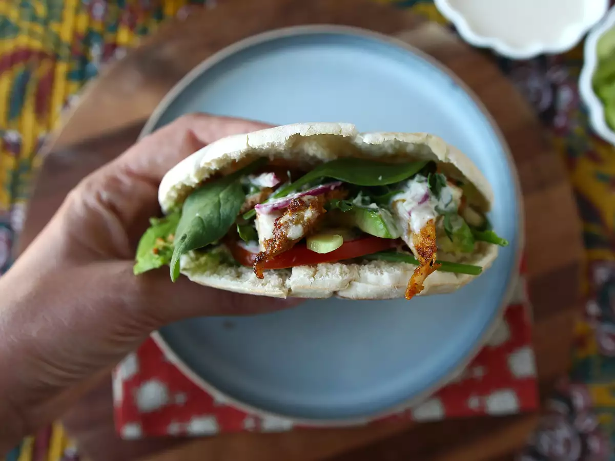 Piščančja šavarma iz Air Fryerja, pita in tahini omaka - fotografija 4