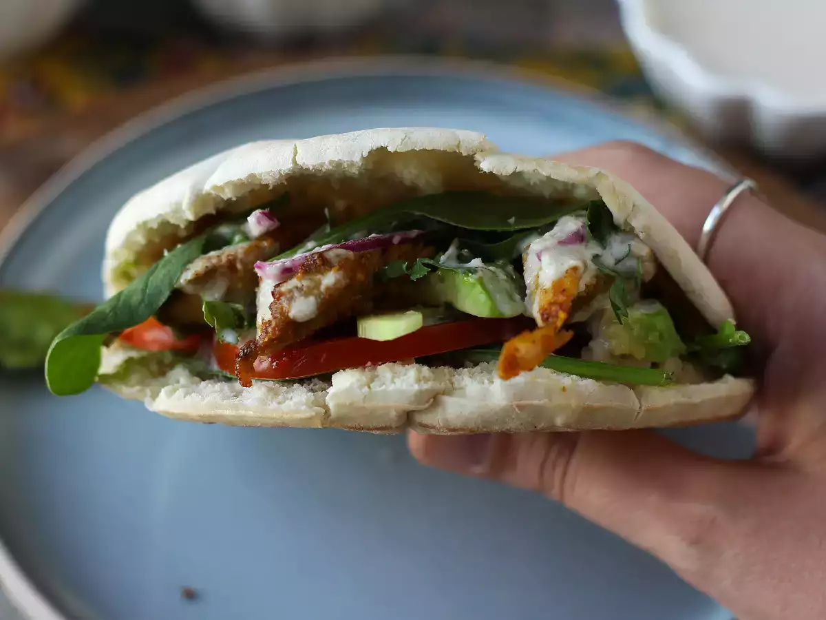 Piščančja šavarma iz Air Fryerja, pita in tahini omaka - fotografija 5