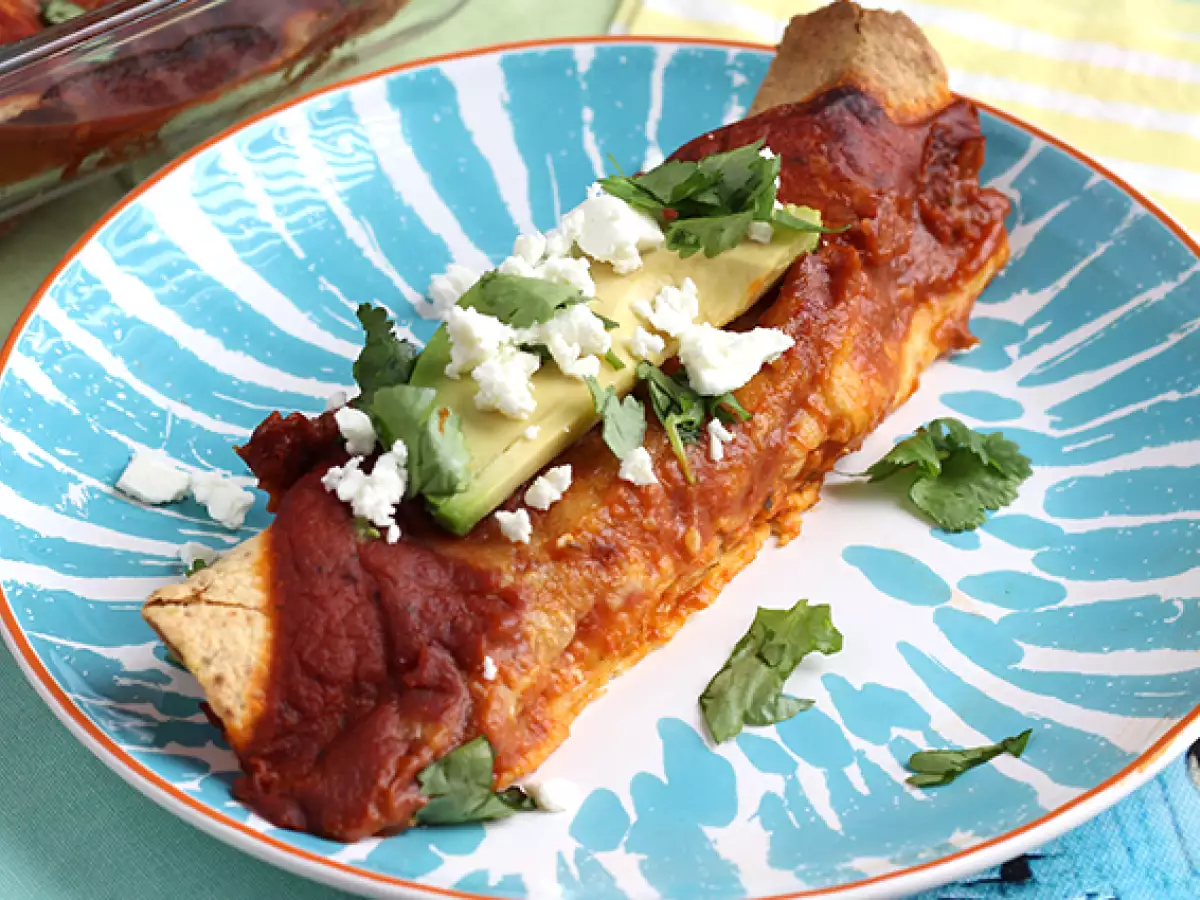 Piščančje Enchiladas z Chili omako - fotografija 2