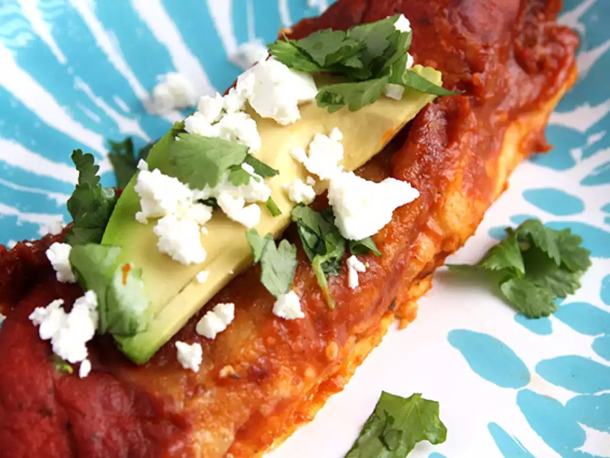 Piščančje Enchiladas z Chili omako - fotografija 5