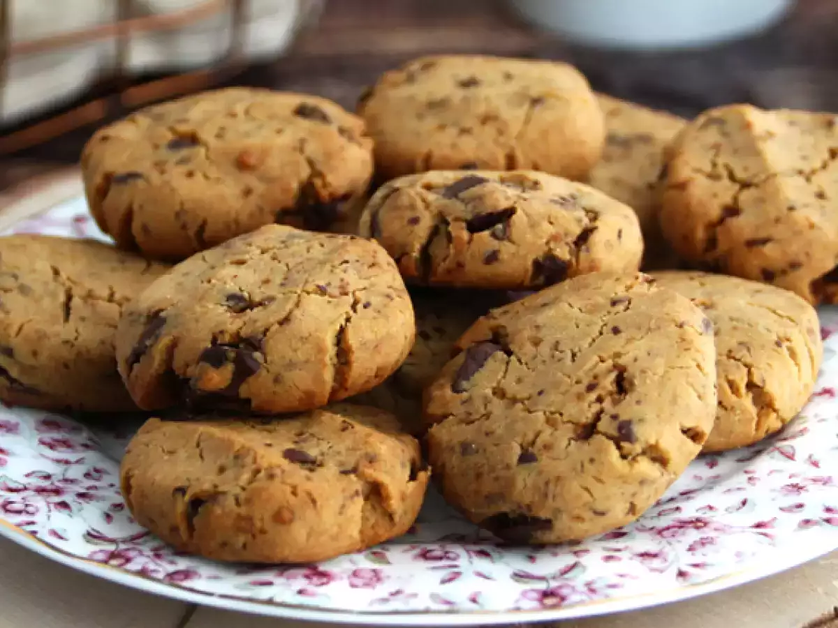 Piškoti s čokoladnimi koščki (veganski in brez glutena) - fotografija 2