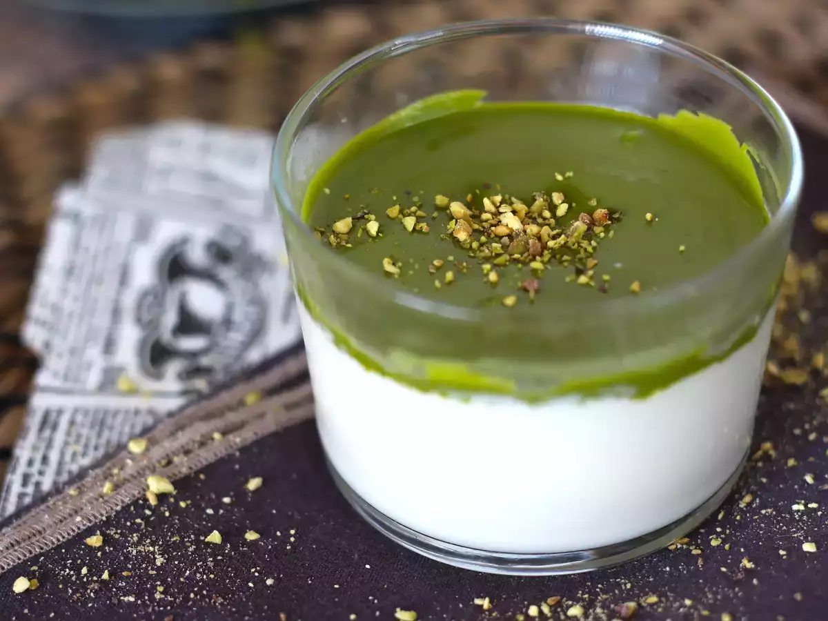 Pistacija panna cotta, enostaven recept, ki ga imajo vsi radi! - fotografija 2