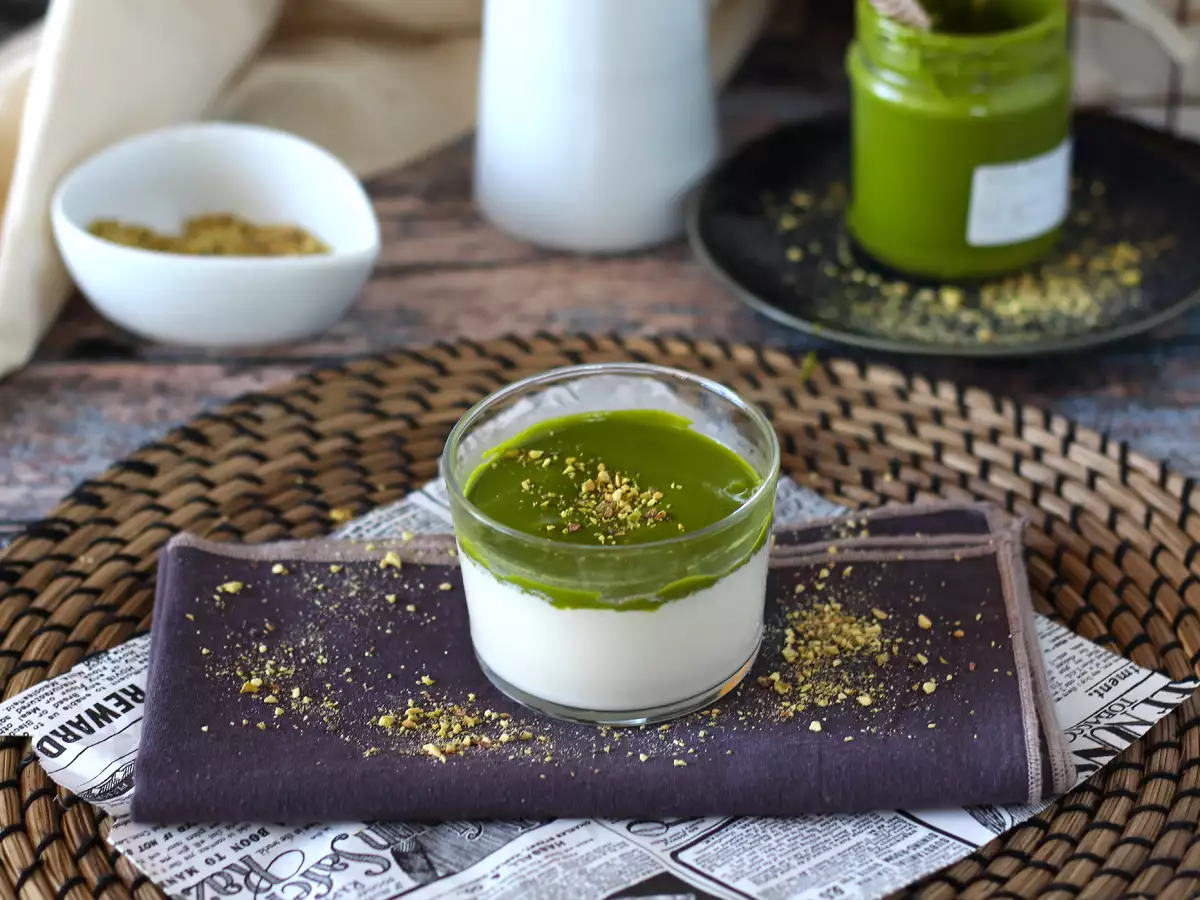 Pistacijeva panna cotta: preprost recept, ki ga imajo vsi radi! - fotografija 4